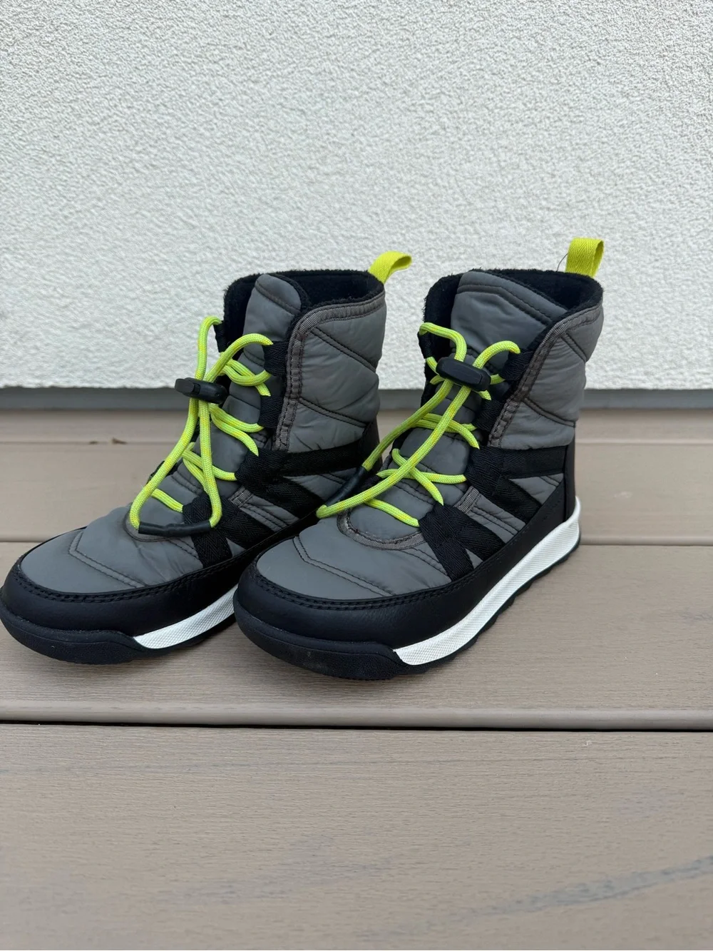 Sorel Whitney Snow Boots Boys Size 1 Black Gray & Lime Green